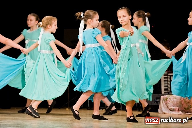 Zdjęcie w galerii na portalu naszraciborz.pl: Źródło zebrało 7,5 tys. zł dla chorej Mai wiadomości z regionu