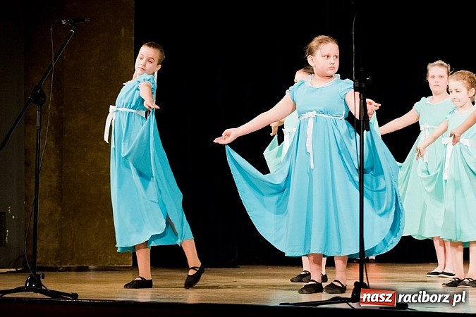 Zdjęcie w galerii na portalu naszraciborz.pl: Źródło zebrało 7,5 tys. zł dla chorej Mai wiadomości z regionu