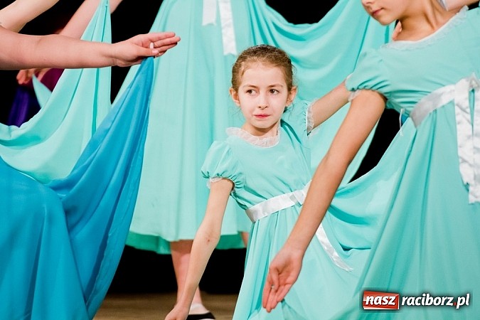 Zdjęcie w galerii na portalu naszraciborz.pl: Źródło zebrało 7,5 tys. zł dla chorej Mai wiadomości z regionu