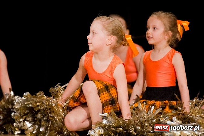 Zdjęcie w galerii na portalu naszraciborz.pl: Źródło zebrało 7,5 tys. zł dla chorej Mai wiadomości z regionu