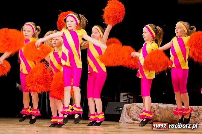 Zdjęcie w galerii na portalu naszraciborz.pl: Źródło zebrało 7,5 tys. zł dla chorej Mai wiadomości z regionu