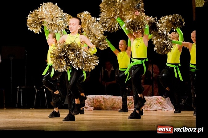 Zdjęcie w galerii na portalu naszraciborz.pl: Źródło zebrało 7,5 tys. zł dla chorej Mai wiadomości z regionu