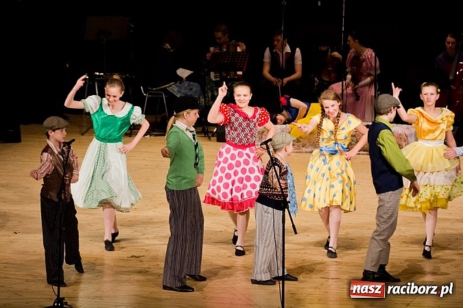 Zdjęcie w galerii na portalu naszraciborz.pl: Źródło zebrało 7,5 tys. zł dla chorej Mai wiadomości z regionu