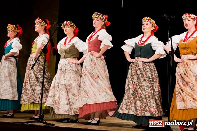 Zdjęcie w galerii na portalu naszraciborz.pl: Źródło zebrało 7,5 tys. zł dla chorej Mai wiadomości z regionu