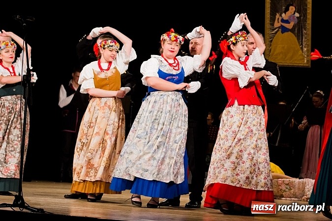 Zdjęcie w galerii na portalu naszraciborz.pl: Źródło zebrało 7,5 tys. zł dla chorej Mai wiadomości z regionu