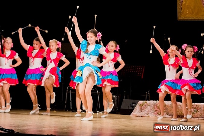 Zdjęcie w galerii na portalu naszraciborz.pl: Źródło zebrało 7,5 tys. zł dla chorej Mai wiadomości z regionu