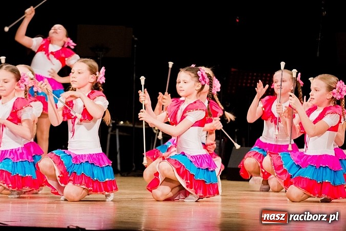 Zdjęcie w galerii na portalu naszraciborz.pl: Źródło zebrało 7,5 tys. zł dla chorej Mai wiadomości z regionu