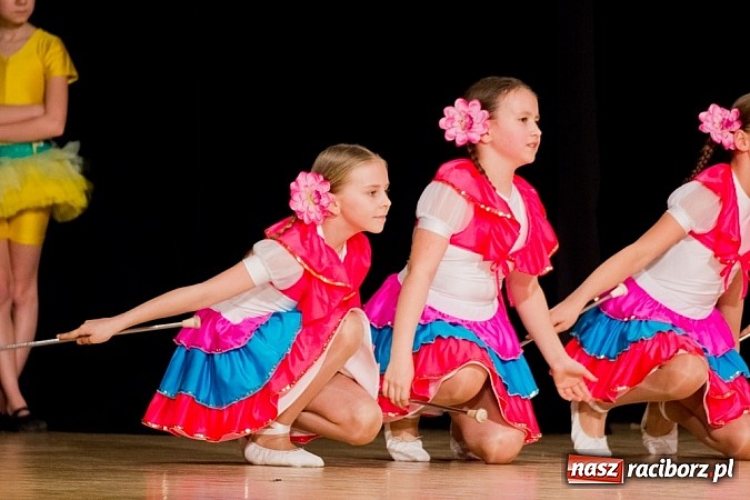 Zdjęcie w galerii na portalu naszraciborz.pl: Źródło zebrało 7,5 tys. zł dla chorej Mai wiadomości z regionu
