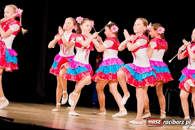 Zdjęcie w galerii na portalu naszraciborz.pl: Źródło zebrało 7,5 tys. zł dla chorej Mai wiadomości z regionu