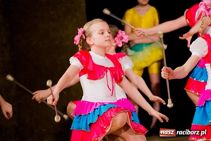 Zdjęcie w galerii na portalu naszraciborz.pl: Źródło zebrało 7,5 tys. zł dla chorej Mai wiadomości z regionu