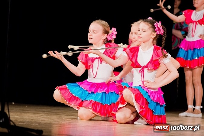 Zdjęcie w galerii na portalu naszraciborz.pl: Źródło zebrało 7,5 tys. zł dla chorej Mai wiadomości z regionu