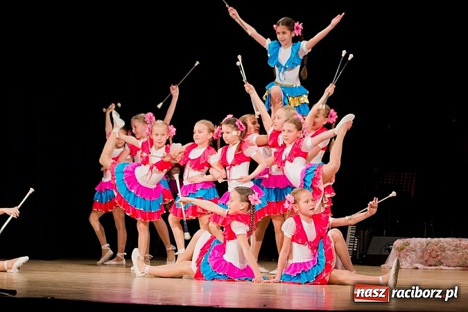 Zdjęcie w galerii na portalu naszraciborz.pl: Źródło zebrało 7,5 tys. zł dla chorej Mai wiadomości z regionu