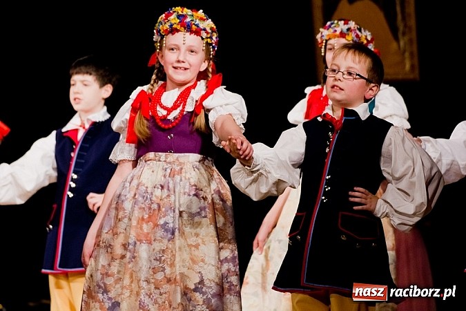 Zdjęcie w galerii na portalu naszraciborz.pl: Źródło zebrało 7,5 tys. zł dla chorej Mai wiadomości z regionu