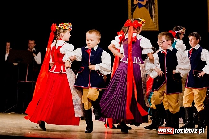 Zdjęcie w galerii na portalu naszraciborz.pl: Źródło zebrało 7,5 tys. zł dla chorej Mai wiadomości z regionu