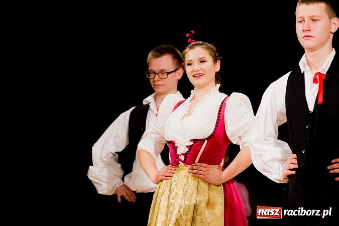 Zdjęcie w galerii na portalu naszraciborz.pl: Źródło zebrało 7,5 tys. zł dla chorej Mai wiadomości z regionu