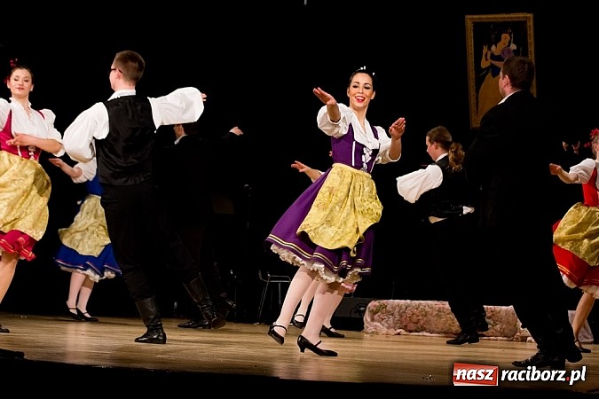 Zdjęcie w galerii na portalu naszraciborz.pl: Źródło zebrało 7,5 tys. zł dla chorej Mai wiadomości z regionu