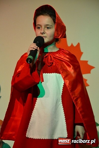 Zdjęcie w galerii na portalu naszraciborz.pl: Muzyczna opowieść o Czerwonym Kapturku na zamku  wiadomości z regionu