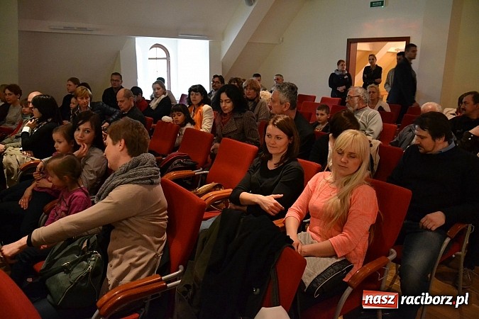 Zdjęcie w galerii na portalu naszraciborz.pl: Muzyczna opowieść o Czerwonym Kapturku na zamku  wiadomości z regionu