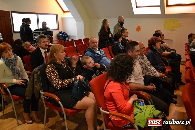 Zdjęcie w galerii na portalu naszraciborz.pl: Muzyczna opowieść o Czerwonym Kapturku na zamku  wiadomości z regionu