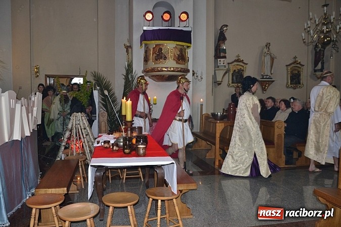 Zdjęcie w galerii na portalu naszraciborz.pl: Misterium Męki Pańskiej w Krzyżanowicach wiadomości z regionu