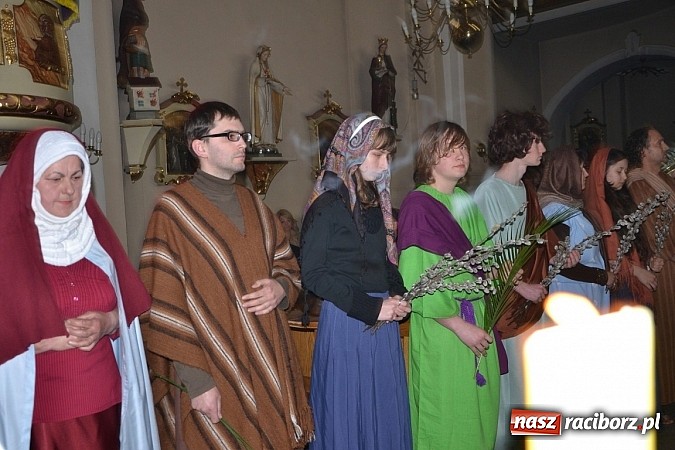 Zdjęcie w galerii na portalu naszraciborz.pl: Misterium Męki Pańskiej w Krzyżanowicach wiadomości z regionu