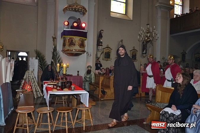 Zdjęcie w galerii na portalu naszraciborz.pl: Misterium Męki Pańskiej w Krzyżanowicach wiadomości z regionu