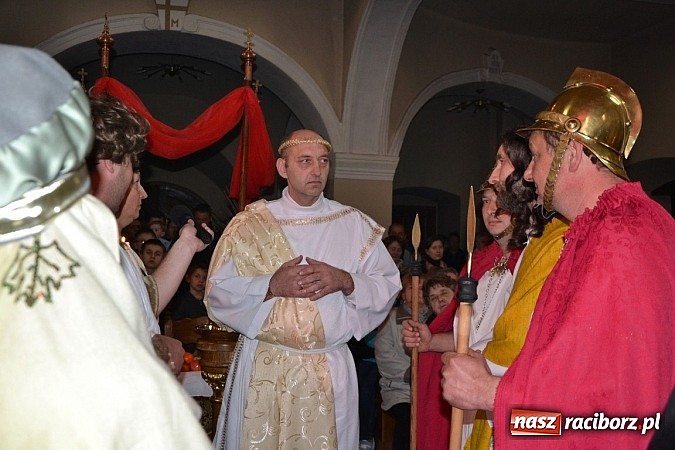 Zdjęcie w galerii na portalu naszraciborz.pl: Misterium Męki Pańskiej w Krzyżanowicach wiadomości z regionu