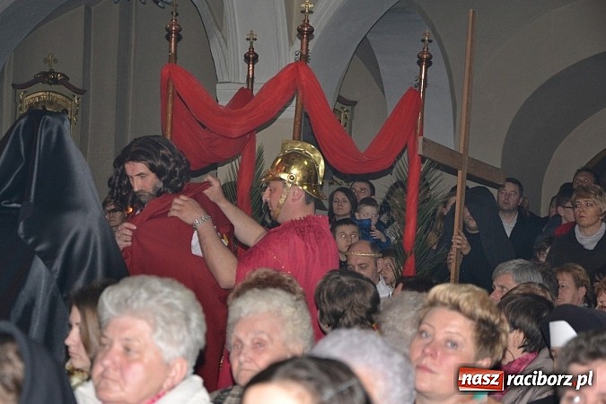 Zdjęcie w galerii na portalu naszraciborz.pl: Misterium Męki Pańskiej w Krzyżanowicach wiadomości z regionu