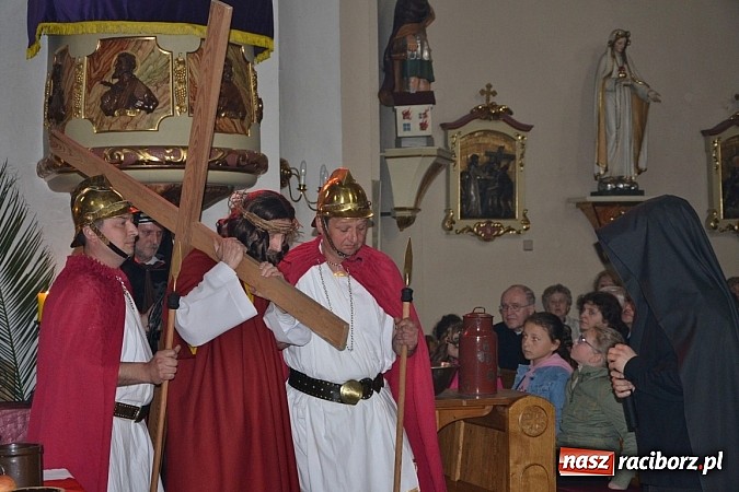 Zdjęcie w galerii na portalu naszraciborz.pl: Misterium Męki Pańskiej w Krzyżanowicach wiadomości z regionu