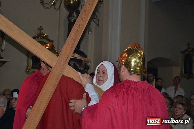 Zdjęcie w galerii na portalu naszraciborz.pl: Misterium Męki Pańskiej w Krzyżanowicach wiadomości z regionu
