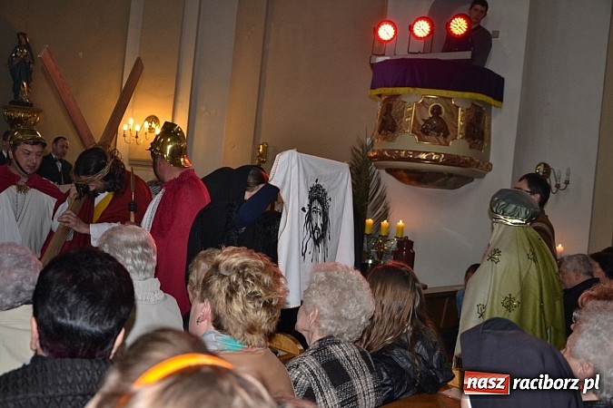 Zdjęcie w galerii na portalu naszraciborz.pl: Misterium Męki Pańskiej w Krzyżanowicach wiadomości z regionu