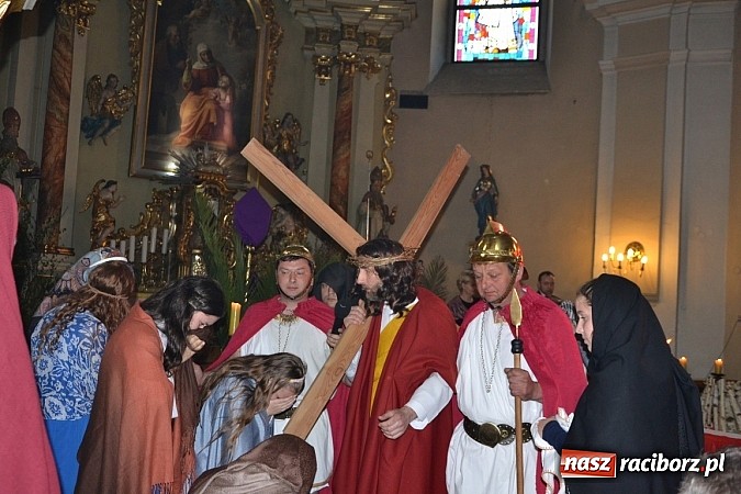 Zdjęcie w galerii na portalu naszraciborz.pl: Misterium Męki Pańskiej w Krzyżanowicach wiadomości z regionu