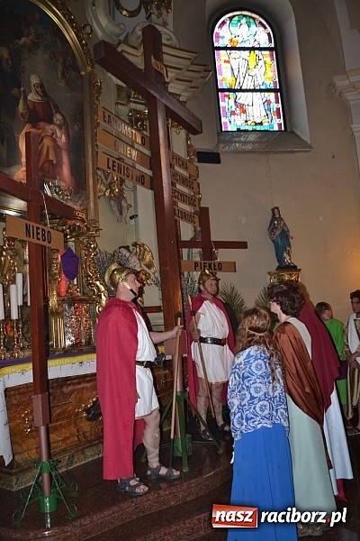 Zdjęcie w galerii na portalu naszraciborz.pl: Misterium Męki Pańskiej w Krzyżanowicach wiadomości z regionu