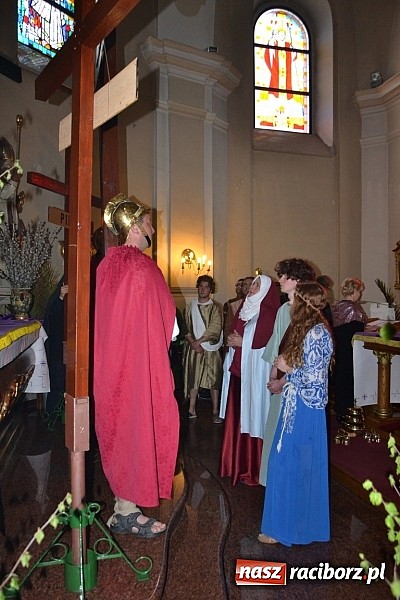 Zdjęcie w galerii na portalu naszraciborz.pl: Misterium Męki Pańskiej w Krzyżanowicach wiadomości z regionu