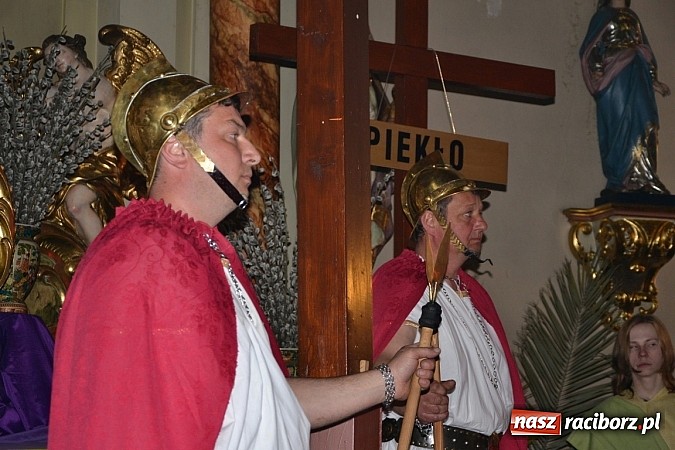 Zdjęcie w galerii na portalu naszraciborz.pl: Misterium Męki Pańskiej w Krzyżanowicach wiadomości z regionu