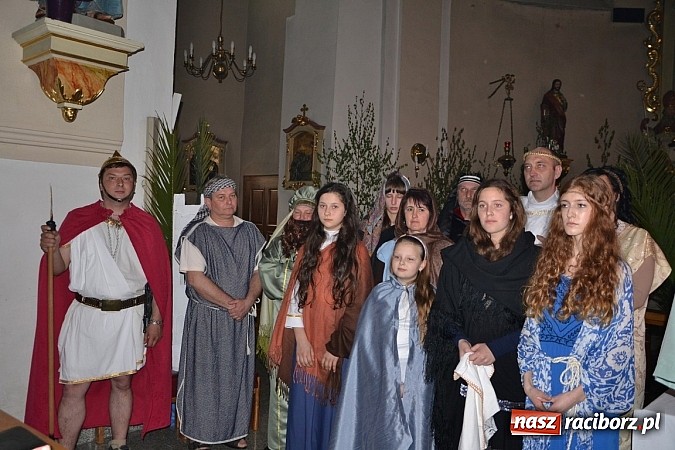 Zdjęcie w galerii na portalu naszraciborz.pl: Misterium Męki Pańskiej w Krzyżanowicach wiadomości z regionu