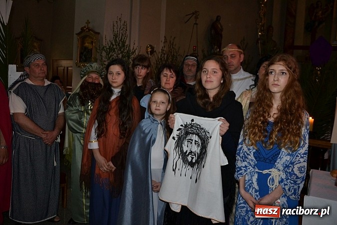 Zdjęcie w galerii na portalu naszraciborz.pl: Misterium Męki Pańskiej w Krzyżanowicach wiadomości z regionu
