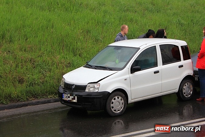 Zdjęcie w galerii na portalu naszraciborz.pl: Kolizja przy wiadukcie: kierowca TIR-a cofał wprost na samochody wiadomości z regionu