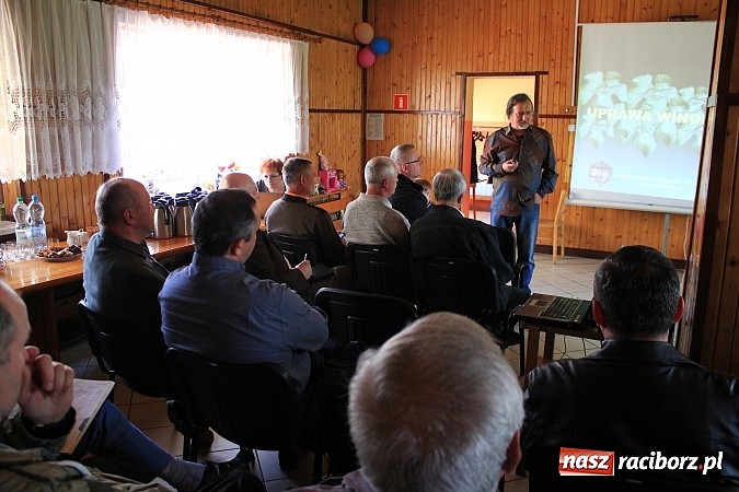 Zdjęcie w galerii na portalu naszraciborz.pl: O uprawie winorośli i produkcji wina na szkoleniu w Pogrzebieniu wiadomości z regionu