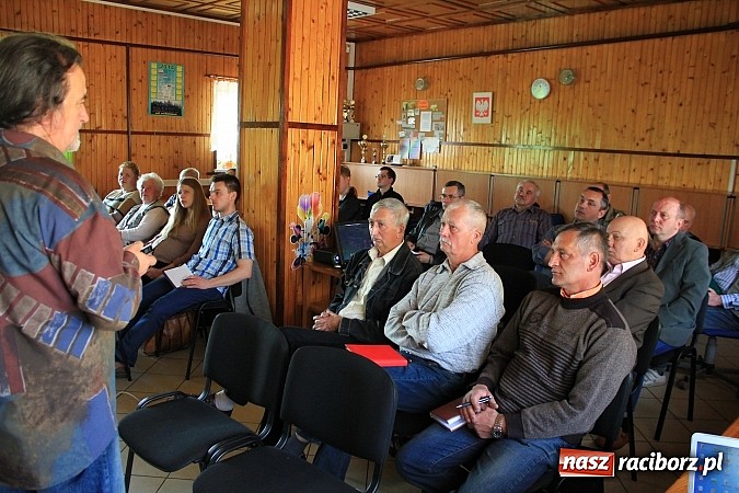 Zdjęcie w galerii na portalu naszraciborz.pl: O uprawie winorośli i produkcji wina na szkoleniu w Pogrzebieniu wiadomości z regionu