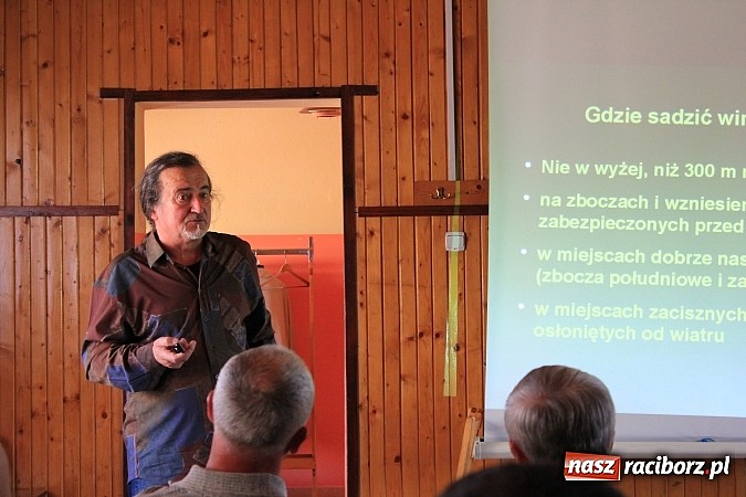 Zdjęcie w galerii na portalu naszraciborz.pl: O uprawie winorośli i produkcji wina na szkoleniu w Pogrzebieniu wiadomości z regionu