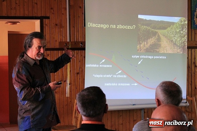 Zdjęcie w galerii na portalu naszraciborz.pl: O uprawie winorośli i produkcji wina na szkoleniu w Pogrzebieniu wiadomości z regionu