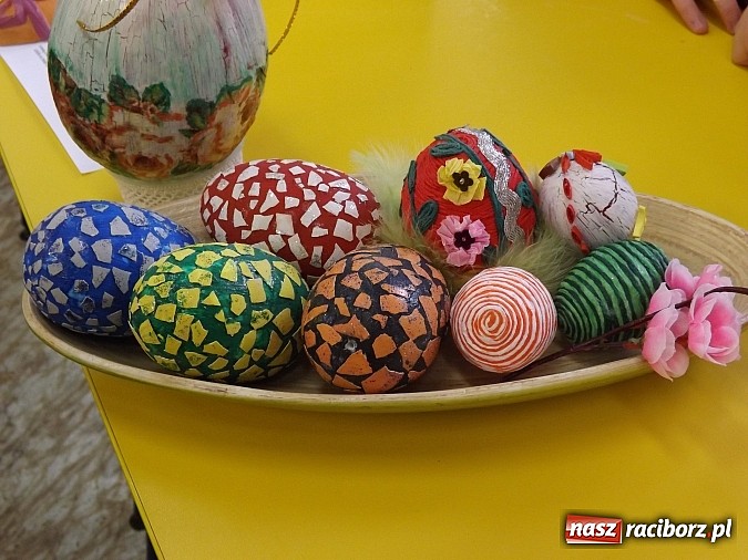 Zdjęcie w galerii na portalu naszraciborz.pl: W Nędzy podtrzymują kroszonkarską tradycję wiadomości z regionu