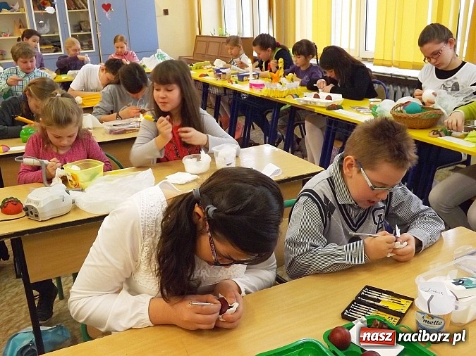 Zdjęcie w galerii na portalu naszraciborz.pl: W Nędzy podtrzymują kroszonkarską tradycję wiadomości z regionu