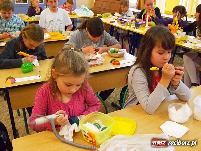 Zdjęcie w galerii na portalu naszraciborz.pl: W Nędzy podtrzymują kroszonkarską tradycję wiadomości z regionu