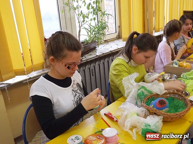 Zdjęcie w galerii na portalu naszraciborz.pl: W Nędzy podtrzymują kroszonkarską tradycję wiadomości z regionu