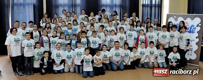 Zdjęcie w galerii na portalu naszraciborz.pl: Dzieci posadziły 500 drzew w ramach edukacyjnej akcji Plant-for-the-Planet wiadomości z regionu