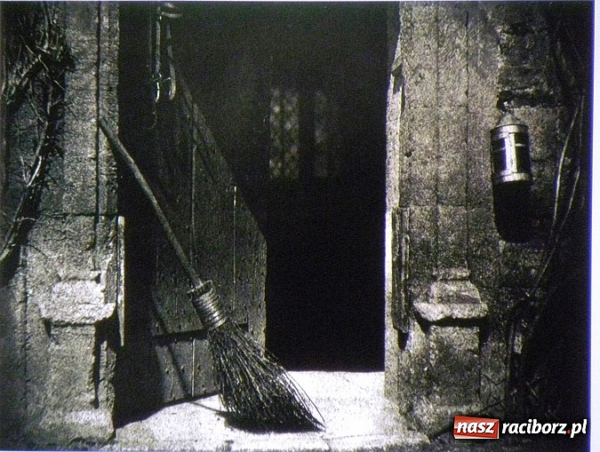 Zdjęcie w galerii na portalu naszraciborz.pl: Piątkowy wieczór z fotografią wiadomości z regionu