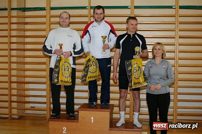 Zdjęcie w galerii na portalu naszraciborz.pl: Grali w badmintona o puchar Prezydenta wiadomości z regionu