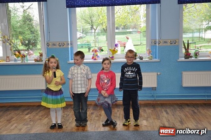 Zdjęcie w galerii na portalu naszraciborz.pl: W Kuźni Raciborskiej mają nowy plac zabaw wiadomości z regionu